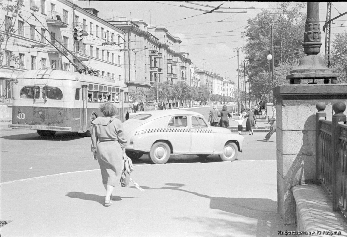 Омск 50 годы. Угол Маяковского. Фотографии города Киева сверху ретро. Пересечения Маркса и Маяковского дома
