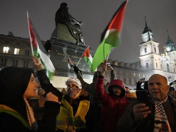    © AP Photo / Czarek Sokolowski