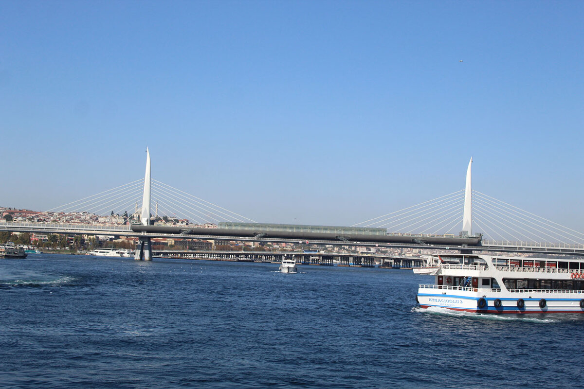 Это в Золотом Роге