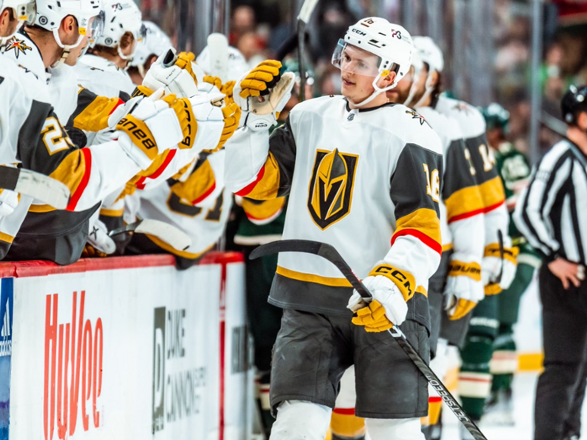    Хоккеист "Вегас Голден Найтс" Павел Дорофеев (№ 16)© Фото : Пресс-служба клуба "Вегас Голден Найтс"