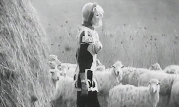 Кадр из фильма "Летающая тарелка" (1964)