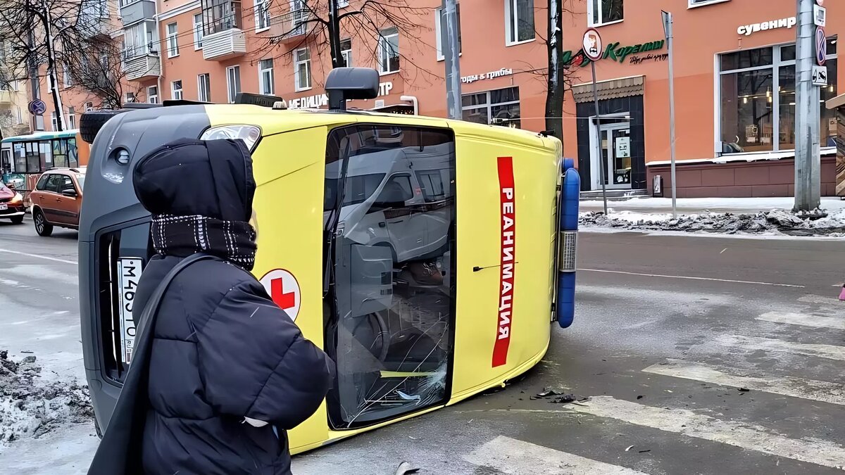     Женщина была осмотрена коллегами со станции СМП, об этом сообщили в паблике больницы.
