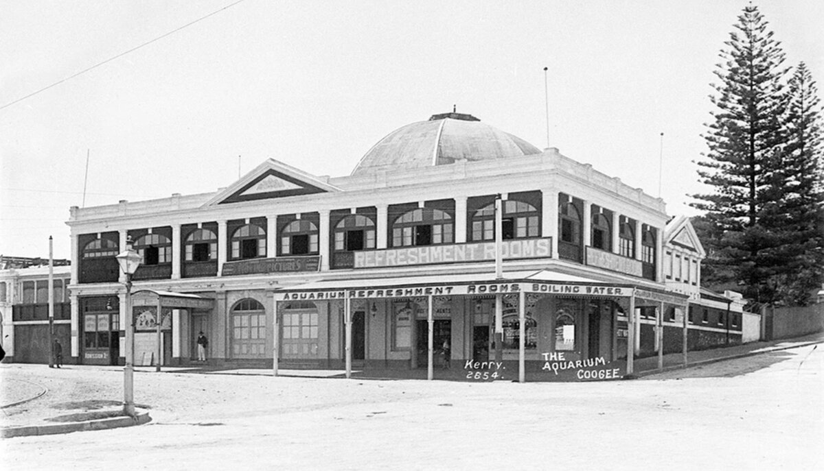 Купальни и аквариум Куиджи. Фото 1935 года 