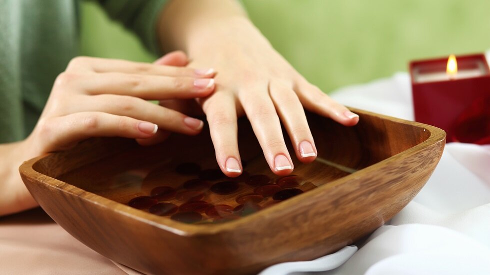 Дерматолог разъяснил, как в домашних условиях справиться с грибком ногтей: помогут уксус и сода