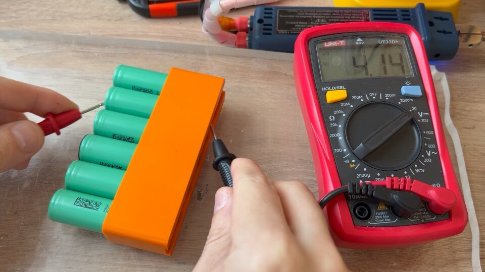 Оживил старую батарею, чтобы она работала в 4 раза дольше. Простая ...