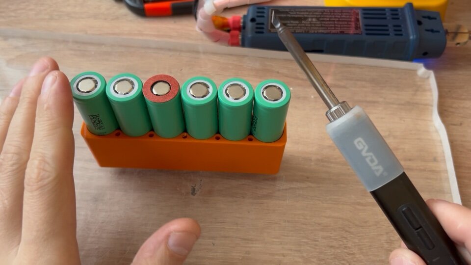 Оживил старую батарею, чтобы она работала в 4 раза дольше. Простая ...