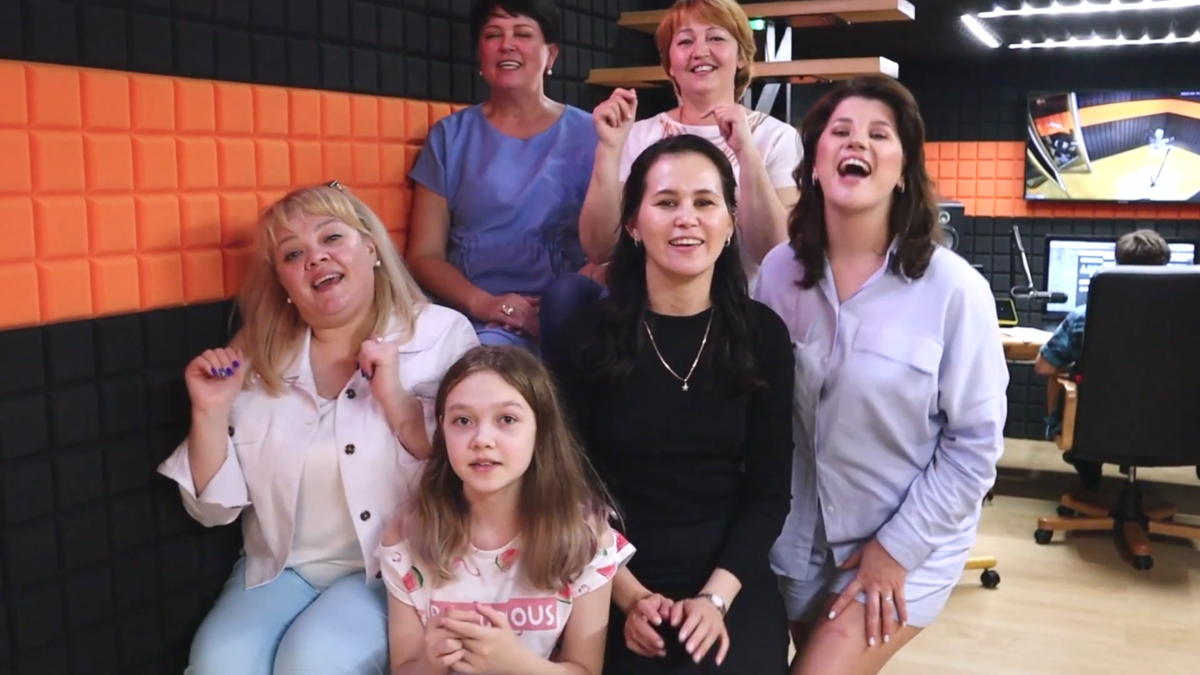 Кадр из видео с песней-переделкой «Любимка» (Niletto) на юбилей женщине 