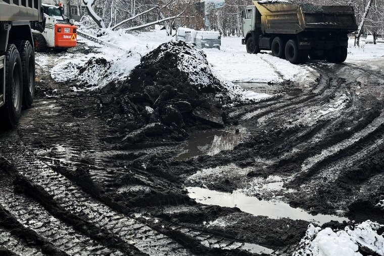    Запрет на передвижение транспорта по дорогам действует