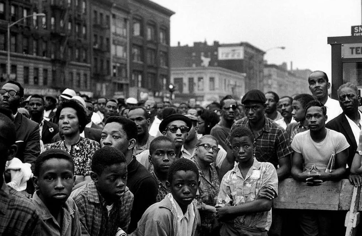 Harlem. Гарлем гетто. Гарлем Нью-Йорк 1960. Гарлем Нью-Йорк 1930. Брюс Дэвидсон Гарлем.