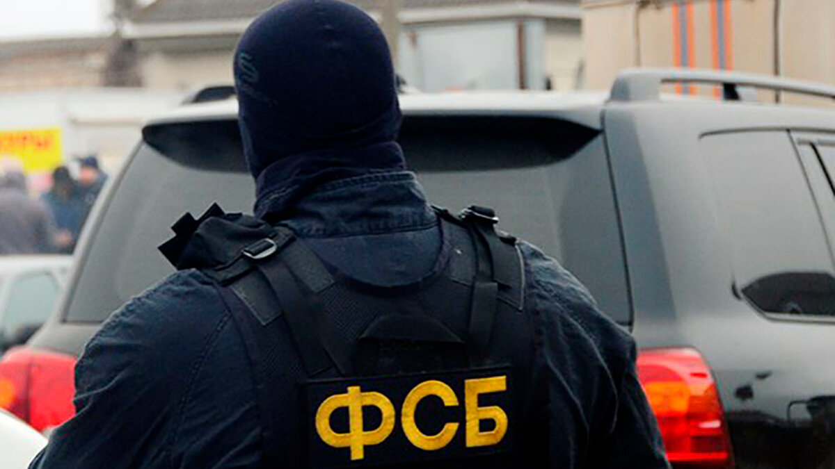 https://www.osnmedia.ru/proisshestviya/fsb-zaderzhala-zhitelya-krasnoyarska-za-otpravku-za-granitsu-elementov-boevoj-ekipirovki/