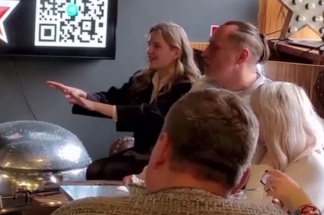    Это попало на видео, снятое одним из присутствовавших на встрече с Владленом Татарским. Фото: кадр из видео