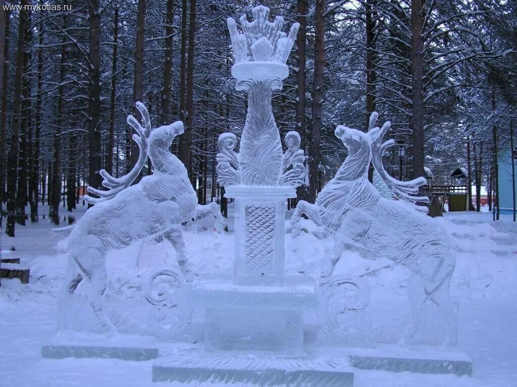 Сказки великого устюга. Вотчина Деда Мороза Великий Устюг горка. Великий Устюг резиденция Деда Мороза ледяные горки. Вотчина Деда Мороза аллея чудес. Дед Мороз Великий Устюг. Ледяные фигуры.
