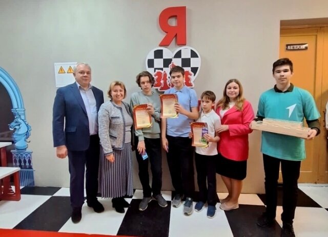    Пространство для игры в шахматы обустроили в школе №15 города Иваново