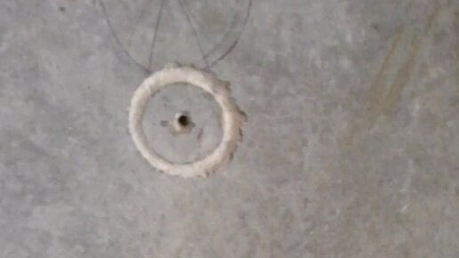 БУДНИ СТРОИТЕЛЯ | Как пробурить отверстие в бетоне для подрозетников ...