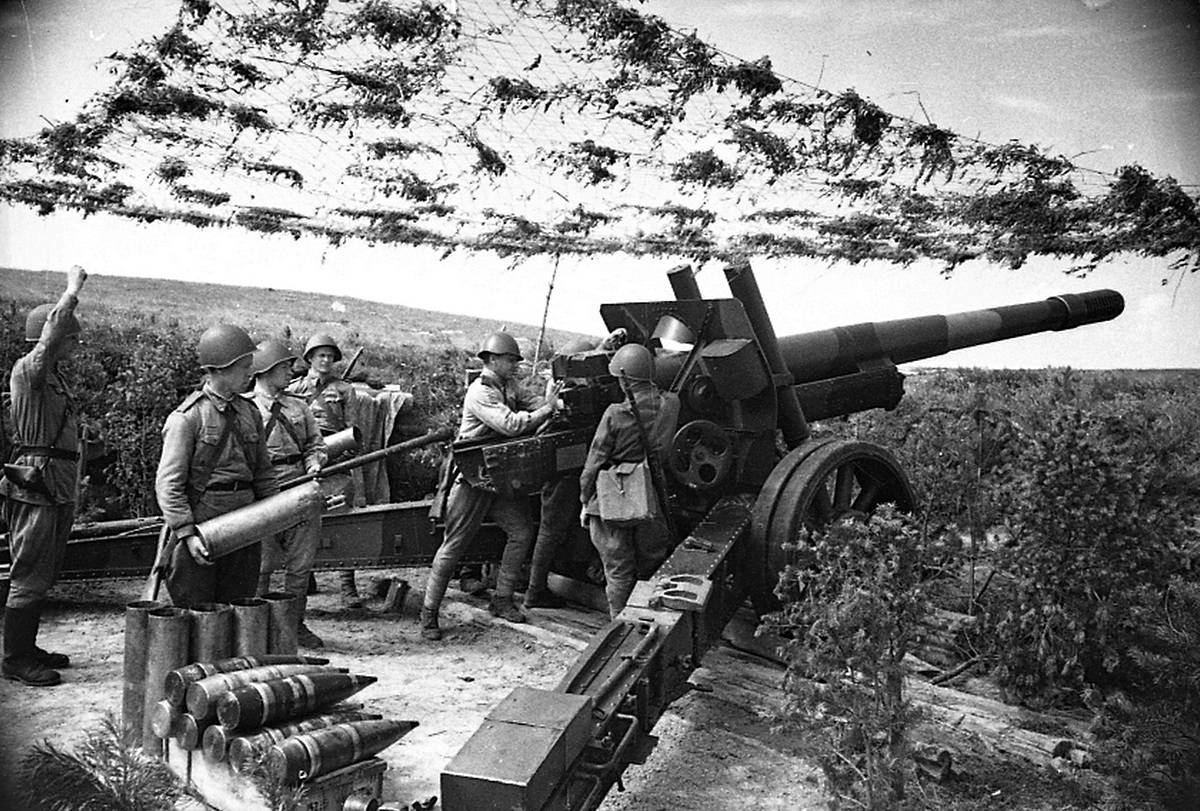Сколько фашистских танков уничтожил артиллерист. Пушка 152 мм гаубица-пушка мл-20. 152-Мм гаубица-пушка мл-20м. 152 Мм гаубица ВОВ. Мл-20 152 мм гаубица-пушка в ВОВ.