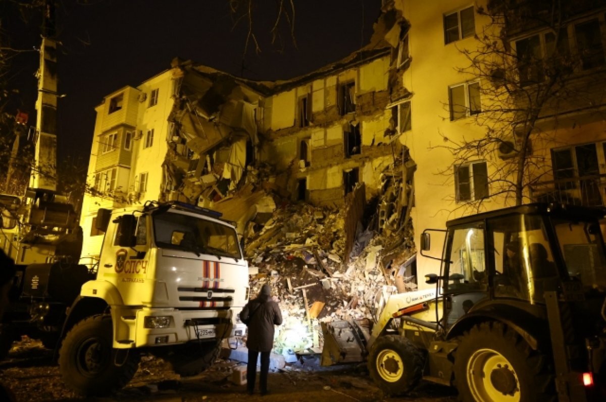    Разбор завалов продолжался всю ночь.