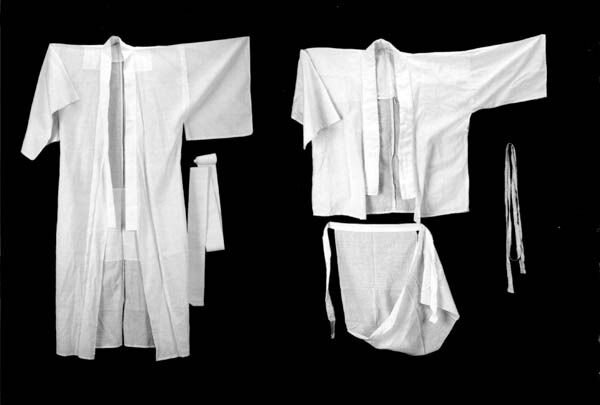 Нагадзюбан (слева) и хададзюбан (справа)