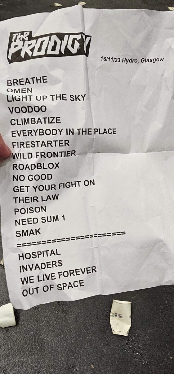 Треклист концерта с первого выступления тура "Army Of The Ants".