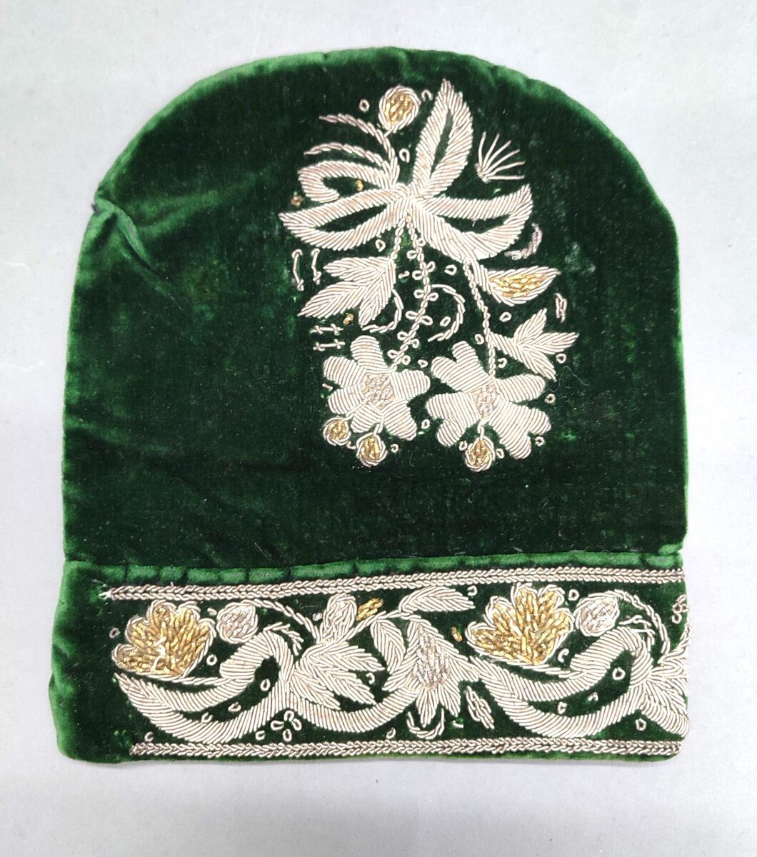 Калфак. Татары. ТАССР. Атнинский район, с. Малая Атня. Первая половина ХХ в. Экспедиционные материалы Н.В. Зорина, 1959 г. Из собрания Этнографического музея Казанского университета. 