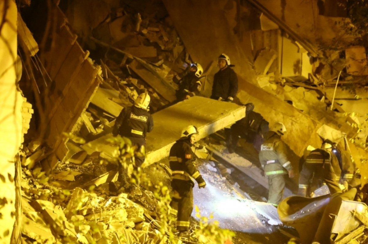    Спасатели завершили разбор завалов на месте обрушения дома в Астрахани