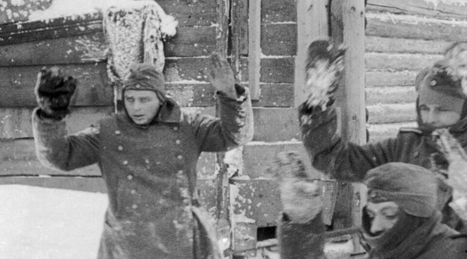 Захваченные в плен немцы. Фото ориентировочно декабрь 1941 - январь 1942.