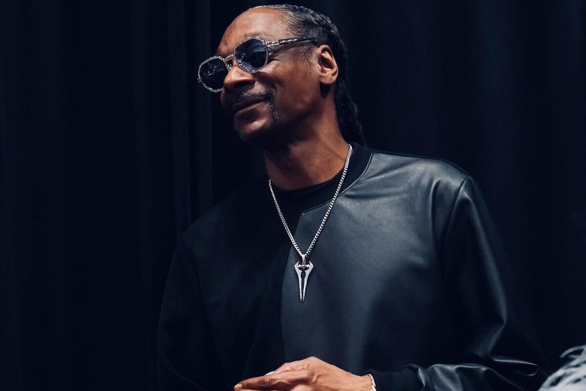     52-летний Снуп Догг правда бросил курить? Рэпер сделал спорное заявление