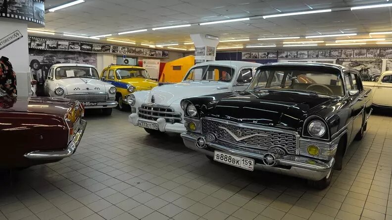     В Ростове-на-Дону выставили на продажу несколько легковых автомобилей, сообщили в городской администрации.