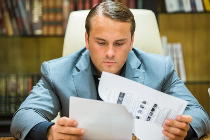 Антон Петров.