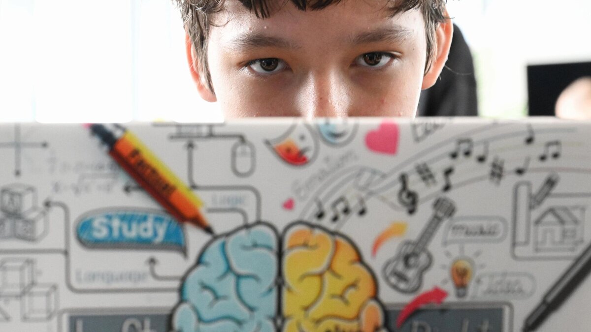    Вот как пагубно отражаются вейпы на здоровье детей: вовсе не сладкий дым© РИА Новости | Максим Богодвид