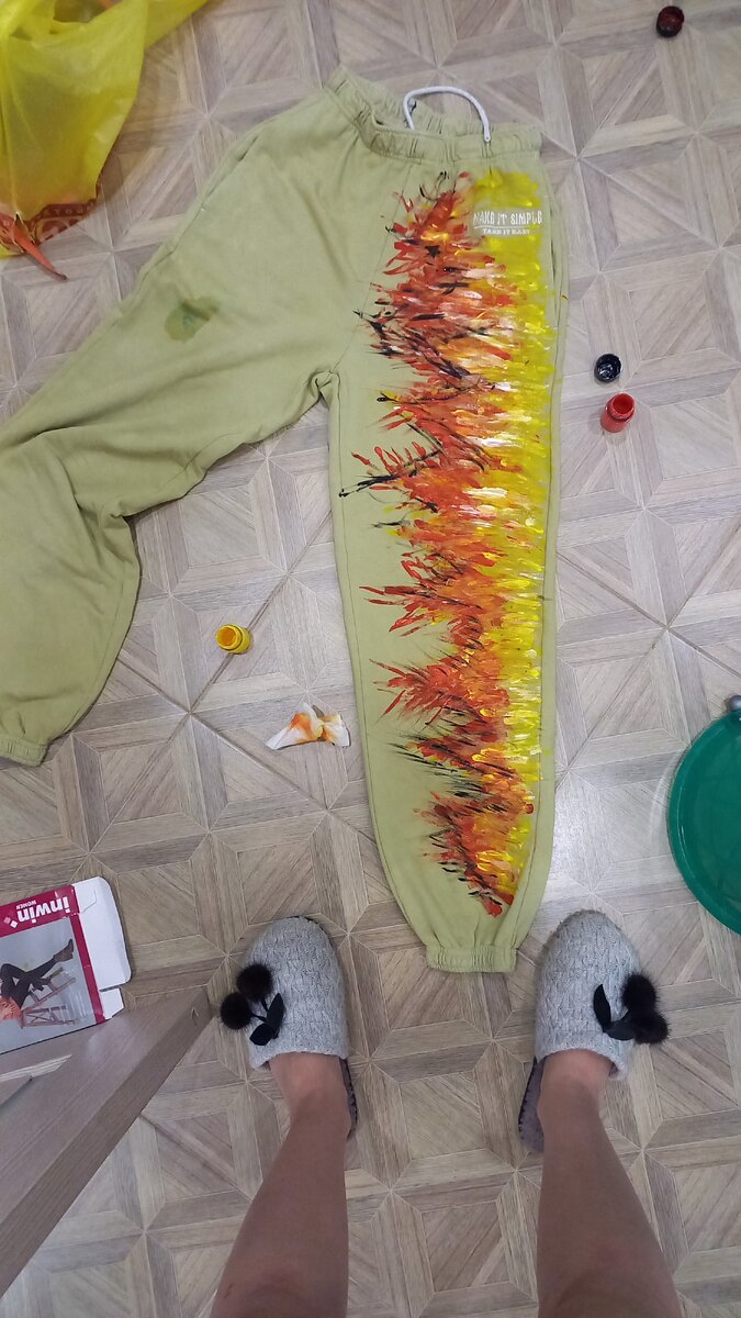 Здесь фиг пойми какой стиль, ну точно не Ван Гог, просто буйство эмоций и красок😊