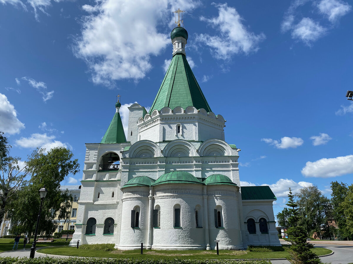 Кремль в Нижнем Новгороде. Храмы на снос, Дом Советов, отколотый, он или не  он, танки и подлодки | СветЛость | Дзен