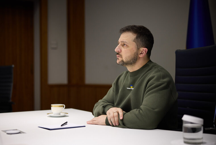    Вылет российских истребителей не должен парализовывать всю Украину, заявил Владиимр Зеленский