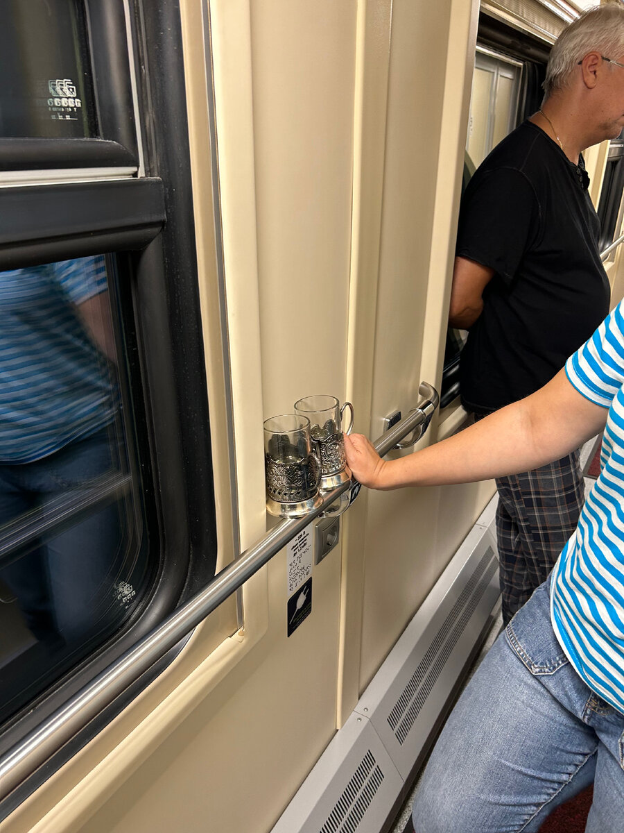 Вот так и ехали в проходе