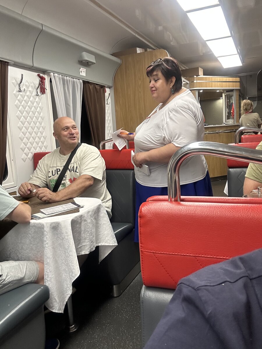 Вагоны-рестораны заслуживают отдельной статьи…