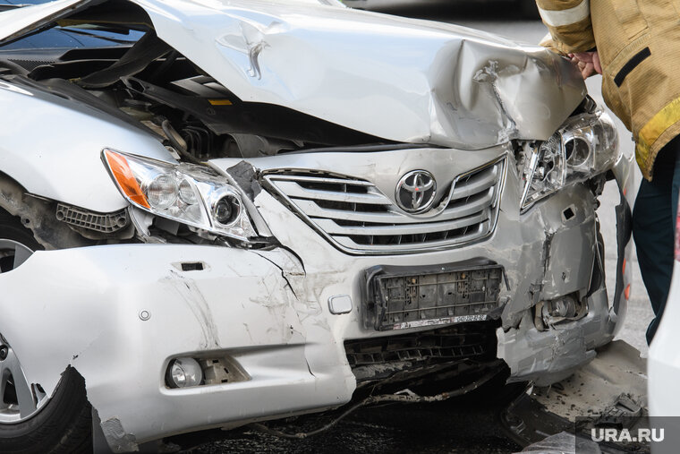    Несколько машин врезались друг в друга