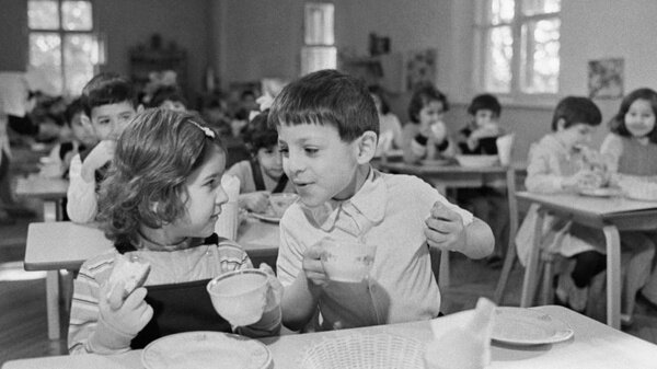 Как правильно приготовить советский омлет: пошаговый рецепт. Обложка © ТАСС / Яшар Халилов