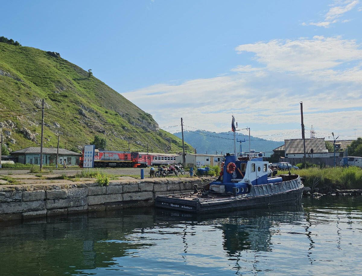 год байкала в иркутской области. летний байкал. день моря байкал. каменистый берег байкала. день озера байкал в россии.