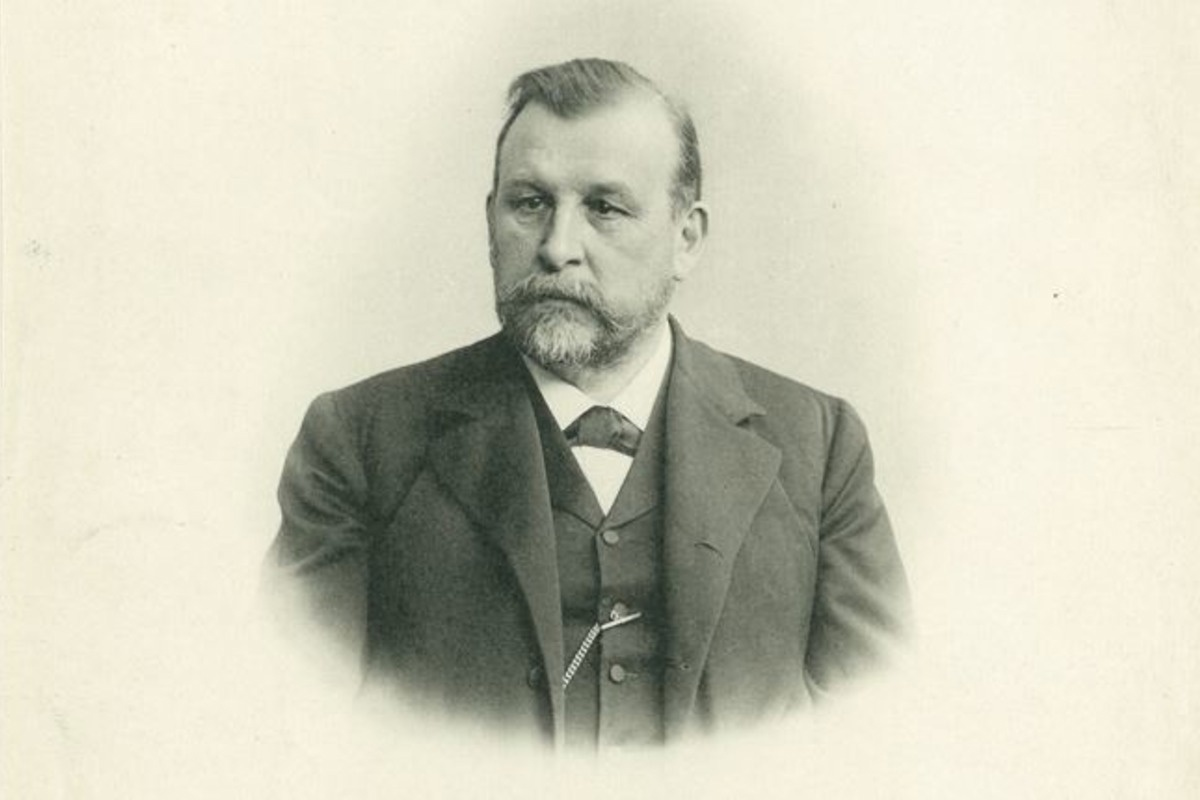Николай Меншуткин 
Фото: https://www.spbstu.ru/media/news/other/legendy-otechestvennoy-nauki-nikolay-aleksandrovich-menshutkin/