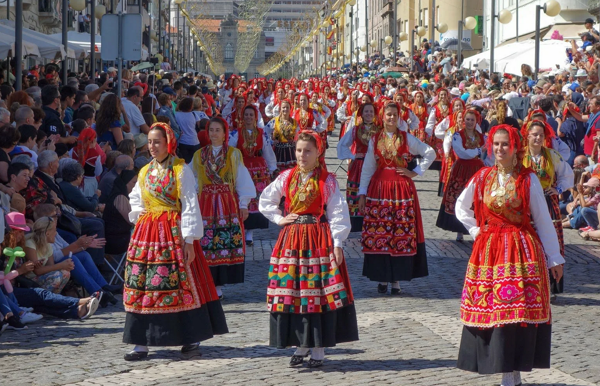 Португалия население