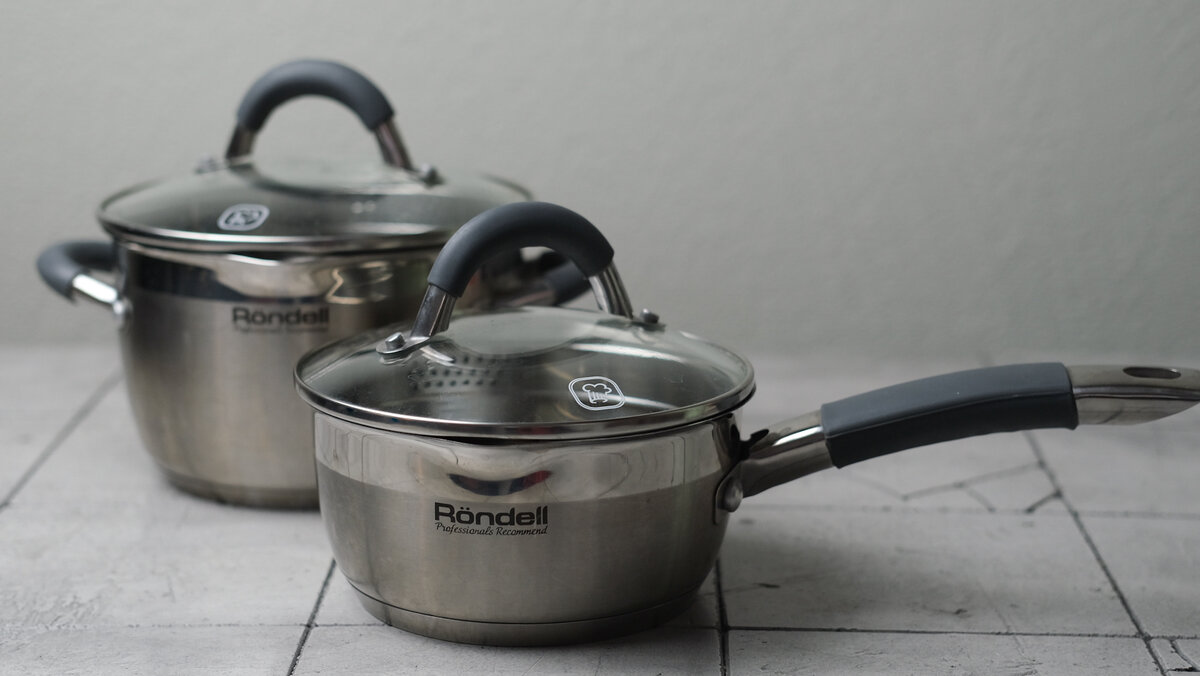 Моя любовь - кастрюли от Rondell. Несколько лет назад купила набор из 3х кастрюль и 1 ковша за 5000р. Мечтала о них очень долго! 