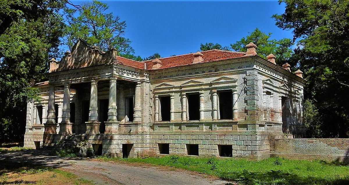 Главный дом усадьбы