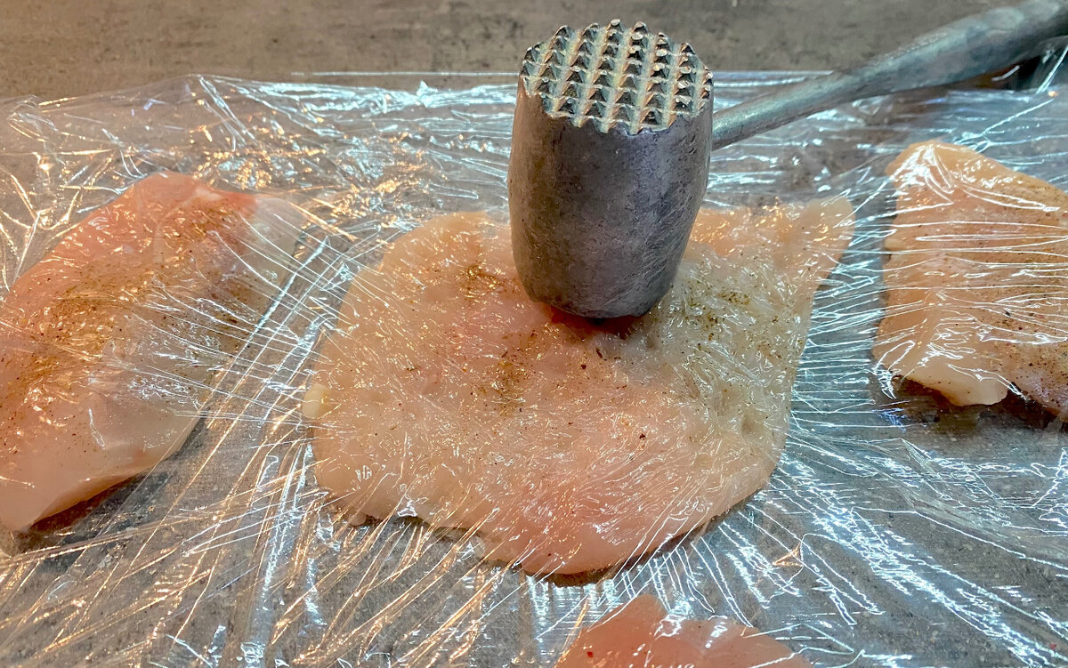 Как сделать грудку не сухой. Розочки из куриной грудки. Испорченное куриное филе. Как сделать грудку не сухой. Вяленая куриная грудка.