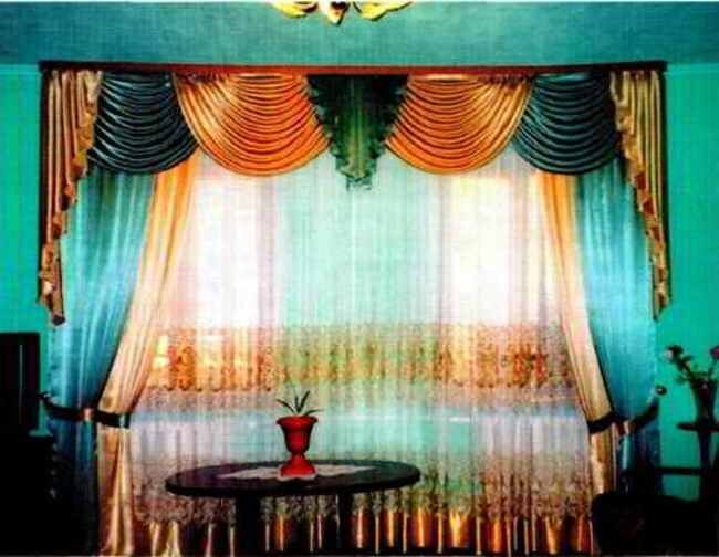 ламбрекен с четырьмя механическими свагами