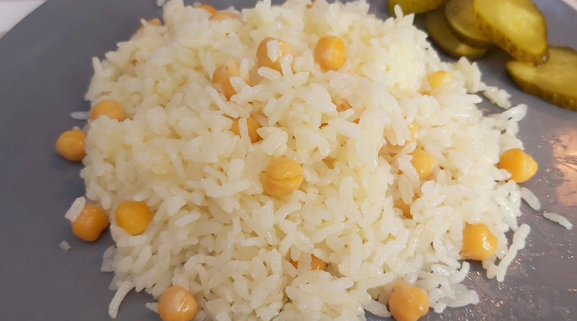 Turkey rice. Турецкий рис с нутом. Турецкий рис с вермишелью. Турецкий гарнирный рис. Турецкий пилав с нутом и курицей.