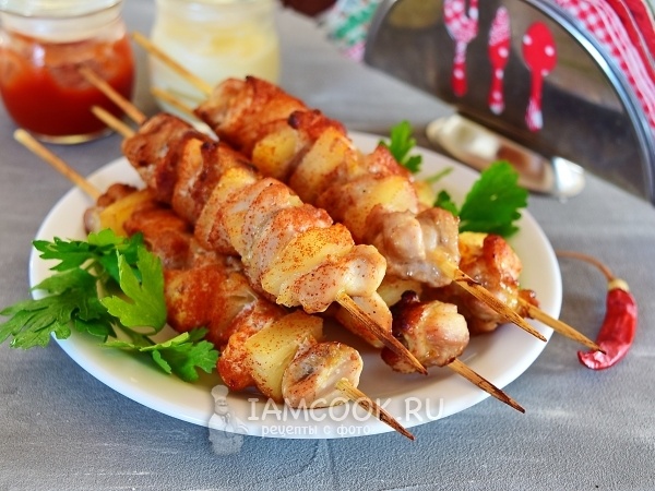 Шашлычки на шпажках для праздничного стола - красиво и вкусно (сразу 8 рецептов)