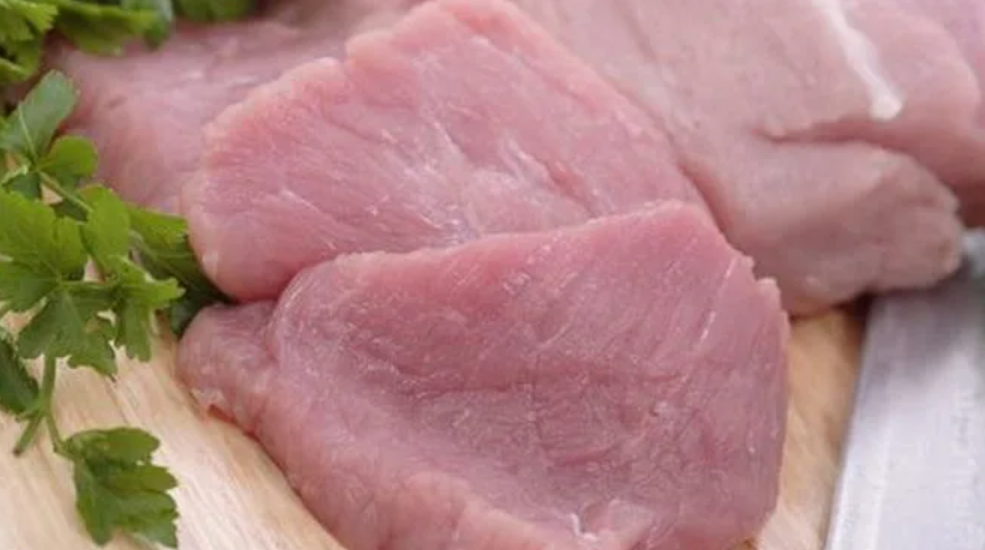 Как отличить свинину. Постная свинина. Нежирная свинина. Мясо свинина нежирная. Мясо светло розового цвета.