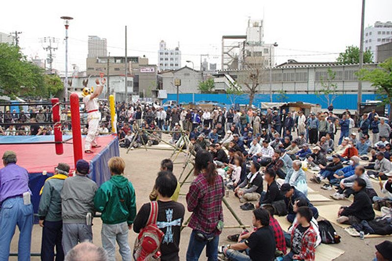 Собрание на площади жителей.