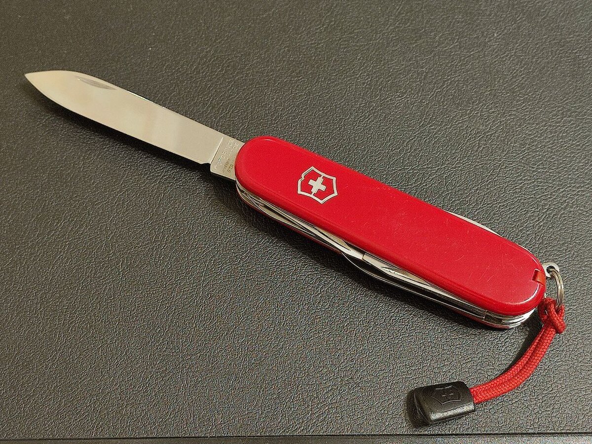 Нож с темляком