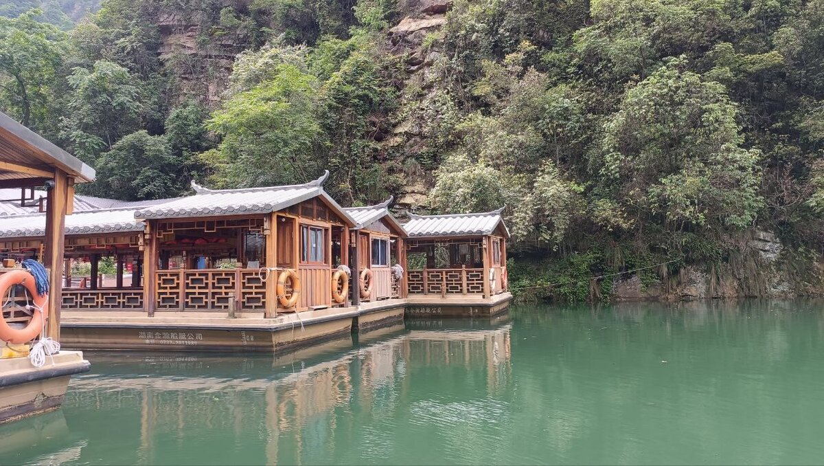 На озере Баофэн.