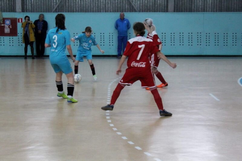    В Камышине проходит открытый междугородний турнир по мини-футболу (фото Сергея Пехтелева)